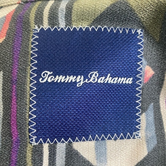Tommy Bahama Original Fit Aloha Arrow IslandZone Camp Shirt Sz 2XL - Picture 8 of 8